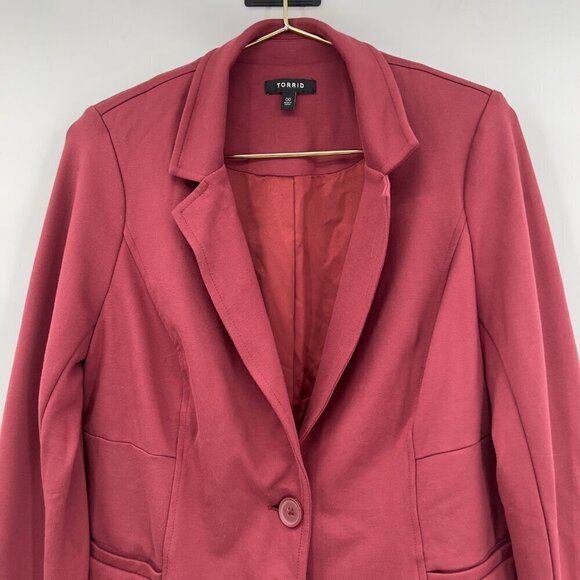 Torrid Women's Chelsea Studio Luxe Ponte Burgundy Blazer Size 00 - Picture 3 of 9